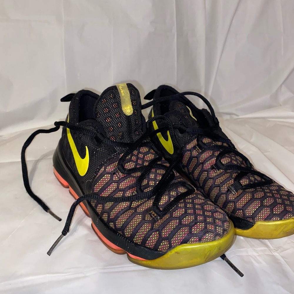 Nike shoes
